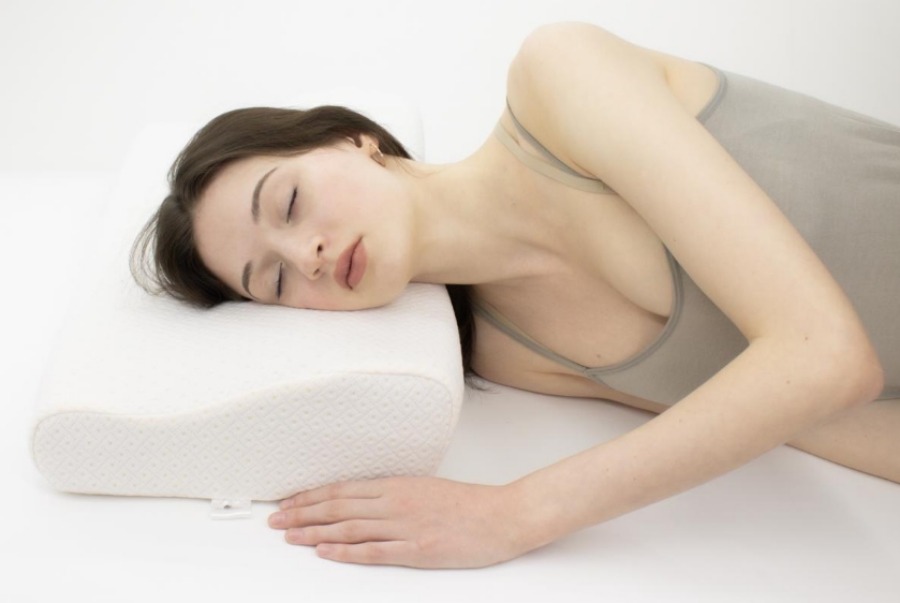 Анатомическая подушка для поддержки шеи и позвоночника